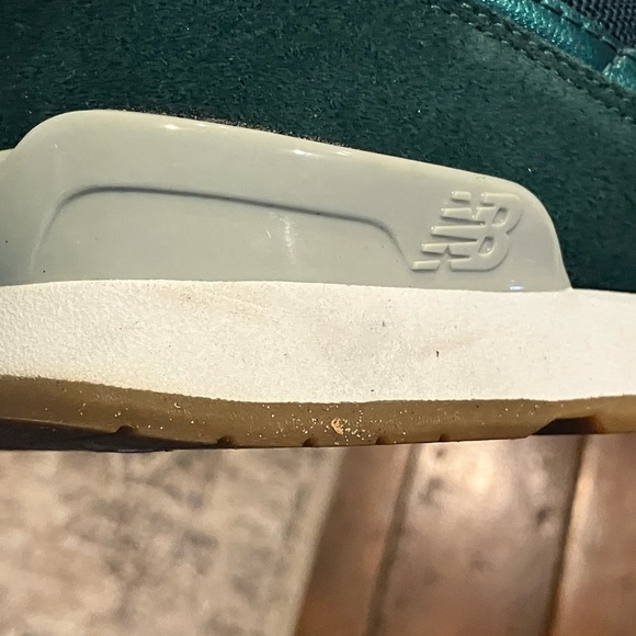 New Balance 696v1 - Picture 6 of 11